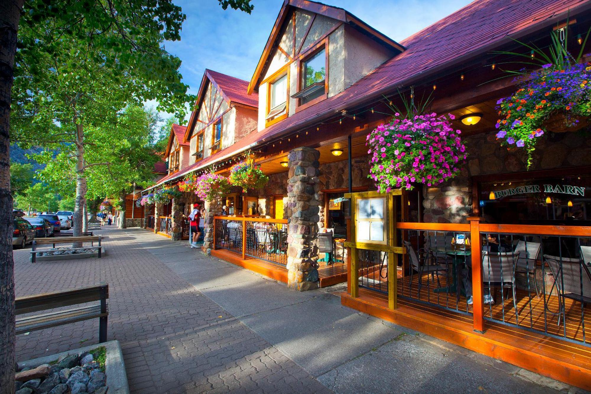 Bayshore Inn & Spa Waterton Park Eksteriør billede