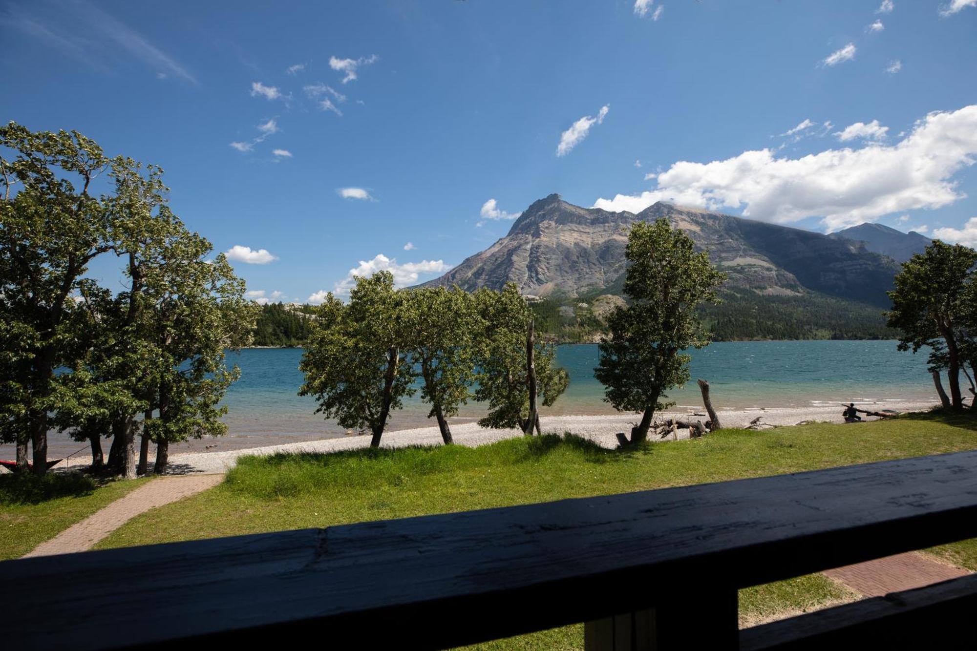 Bayshore Inn & Spa Waterton Park Eksteriør billede